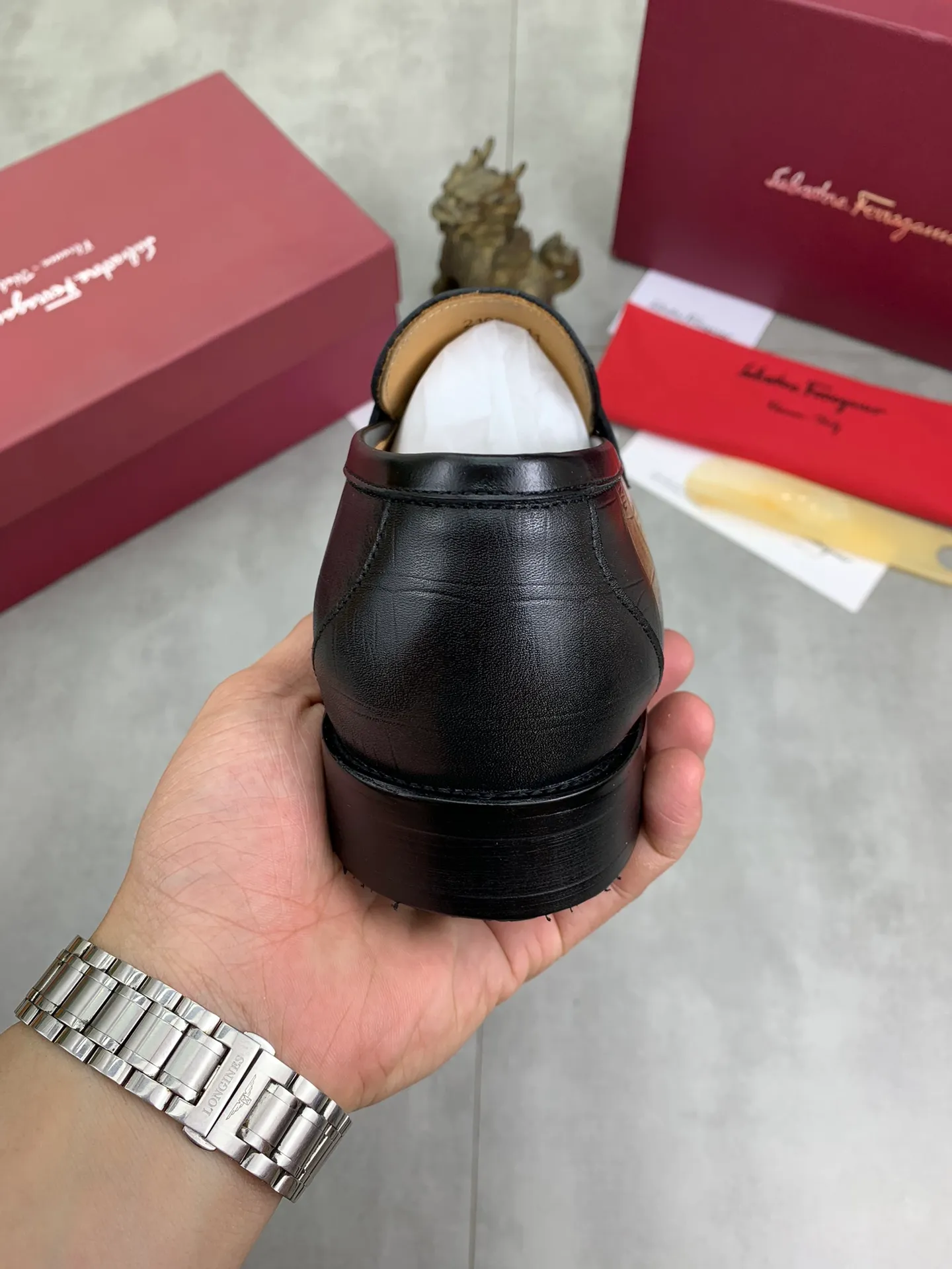 Men's Men's Shoes 💰P460💰[New Style] Water-dyed Niuli 🆘[Salvatore Ferragamo] Ferragamo's latest casual business leather shoes for men! Available at counters simultaneously! The fabric is made of specially imported original open-edge beaded calfskin, and the interior is made of imported water-dyed cowhide. It is absolutely luxurious and leads the fashion trend. Matching code: 38-45 (46 and 47 can be customized); black color optional
